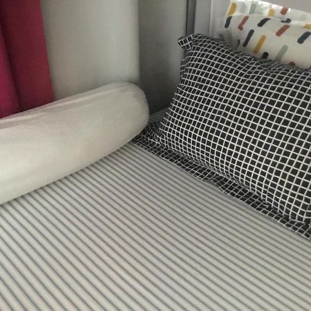 Just For Sleep - Parisian Male Dorm Room -Daily Stays 8Pm To 10Am- Contact Booking Message On The Arrival- Pas D'Appel Phone Bobigny Zewnętrze zdjęcie