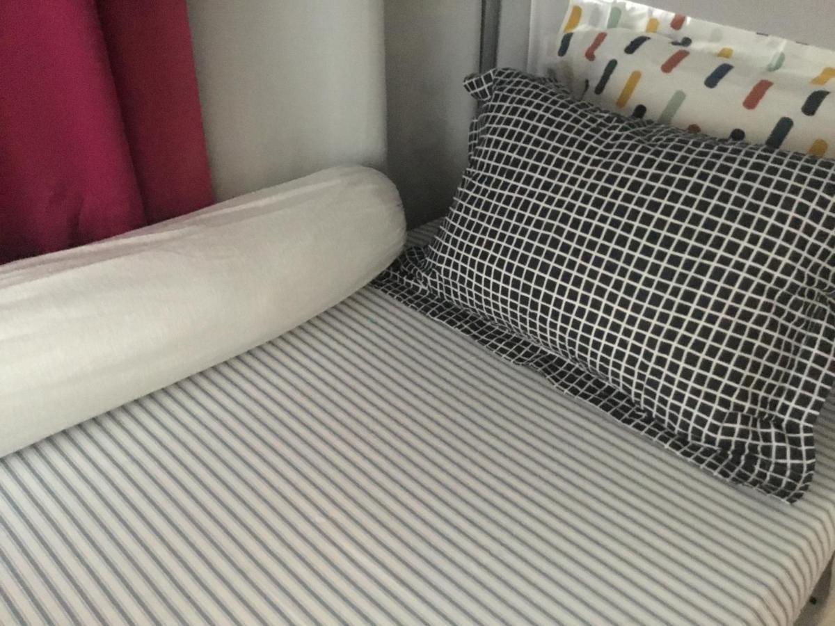 Just For Sleep - Parisian Male Dorm Room -Daily Stays 8Pm To 10Am- Contact Booking Message On The Arrival- Pas D'Appel Phone Bobigny Zewnętrze zdjęcie